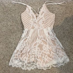 Showpo Size 8, White Lace Romper
